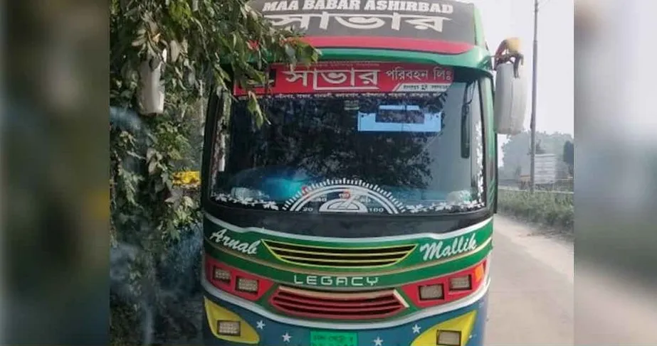 চলন্ত বাসে কলেজছাত্রীকে সংঘবদ্ধ ধর্ষণ, ভিডিও ধারণ